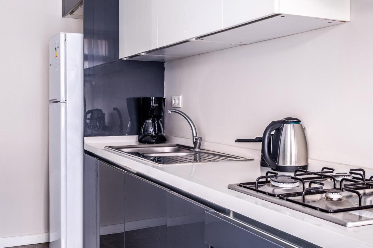 Central Flat With Sleek Interior In Sisli อิสตันบูล ภายนอก รูปภาพ
