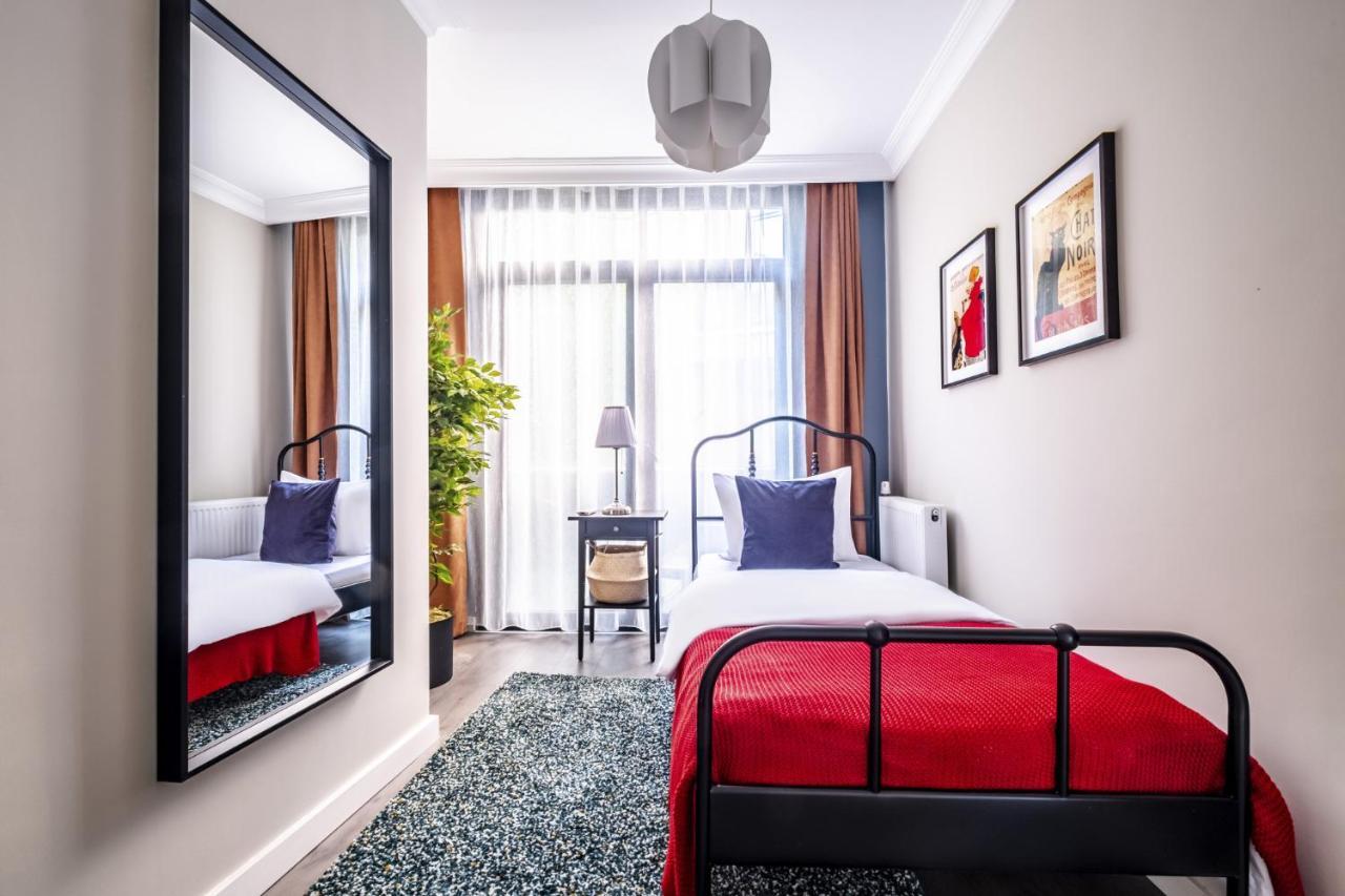 Central Flat With Sleek Interior In Sisli อิสตันบูล ภายนอก รูปภาพ