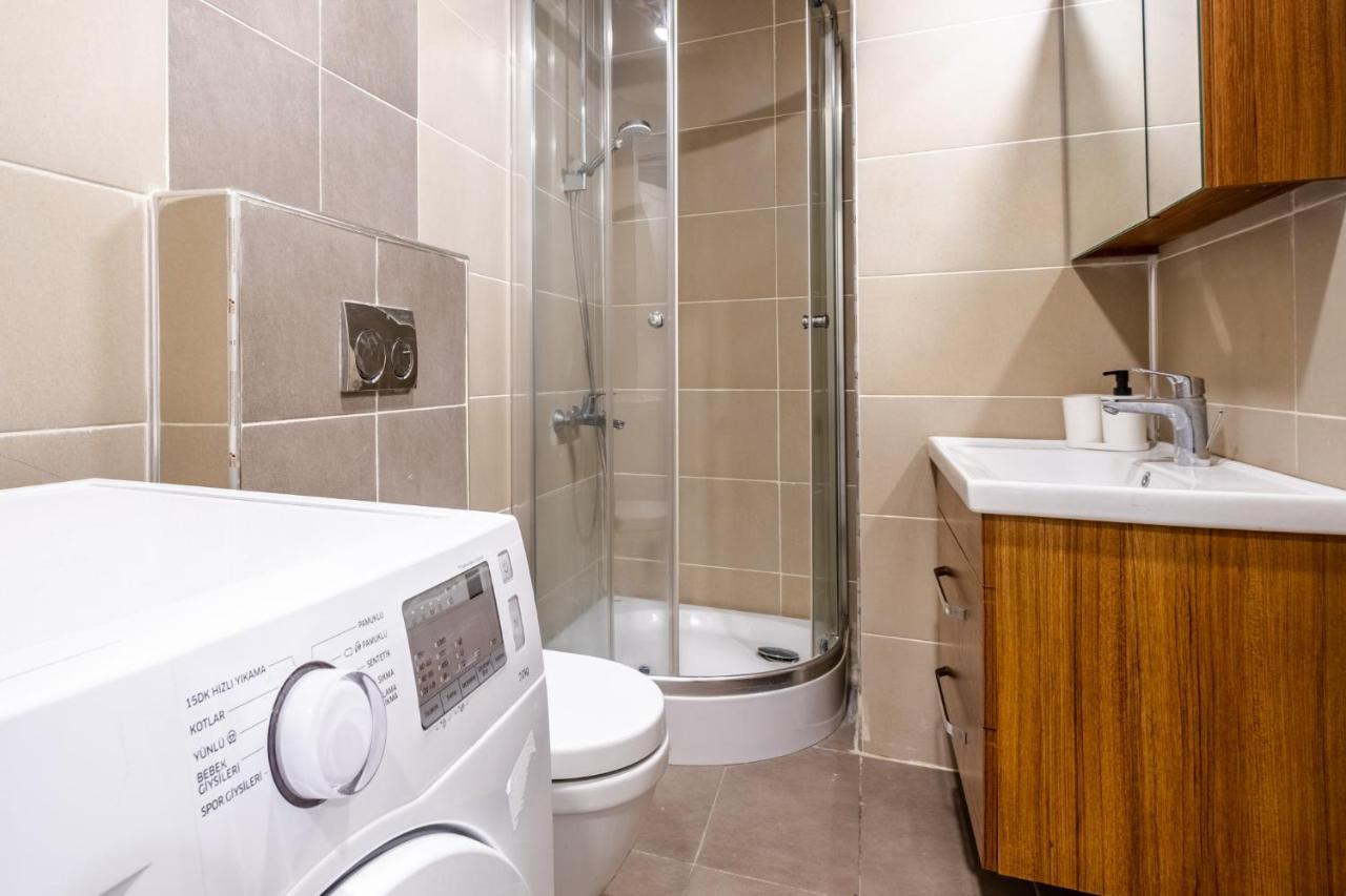 Central Flat With Sleek Interior In Sisli อิสตันบูล ภายนอก รูปภาพ