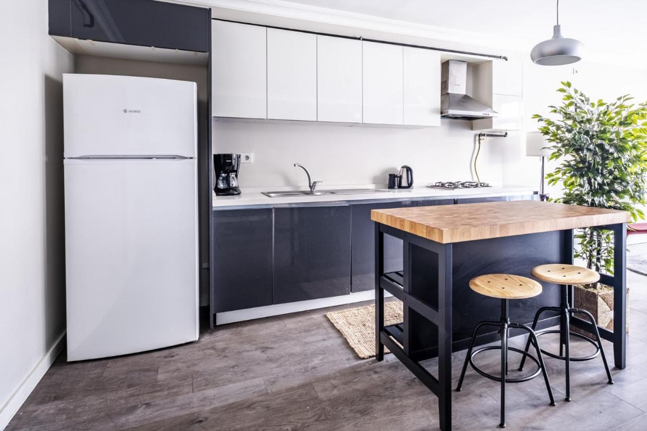Central Flat With Sleek Interior In Sisli อิสตันบูล ภายนอก รูปภาพ