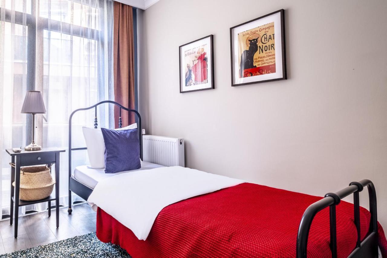 Central Flat With Sleek Interior In Sisli อิสตันบูล ภายนอก รูปภาพ